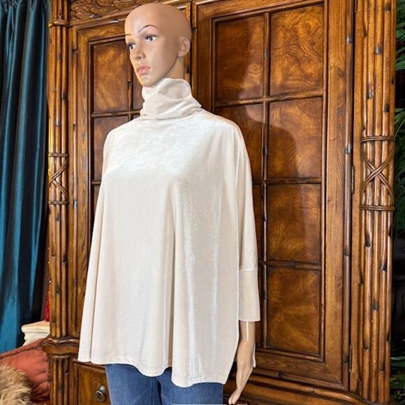 WynneLayers Oyster Stretch Velvet Side Slit Turtleneck Top - Picture 3 of 14